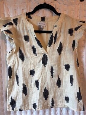 Evereve Cream Short-Sleeve Blouse with Black Abstract Spots